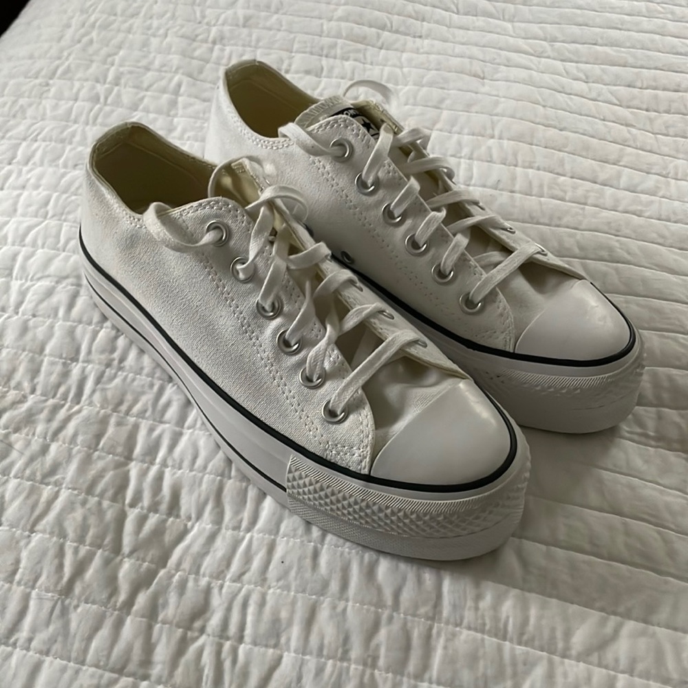 NEW Converse Womens Chuck Taylor All Star Lift - Women’s 7